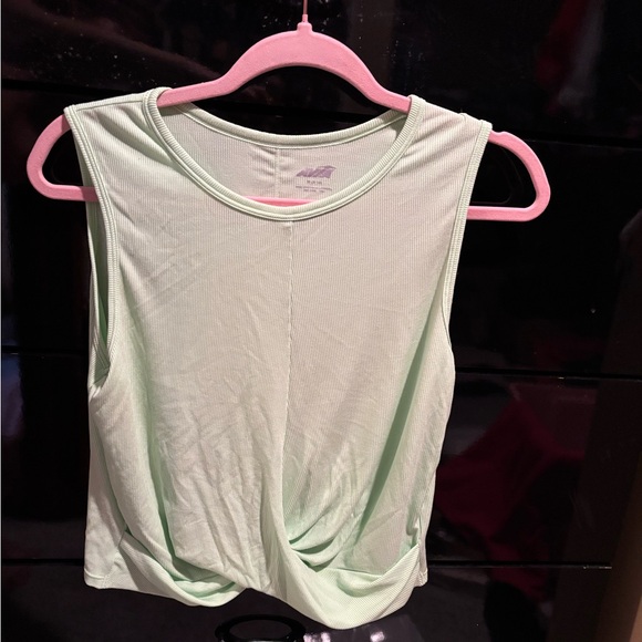 Avia tank top in size Medium - Picture 2 of 6